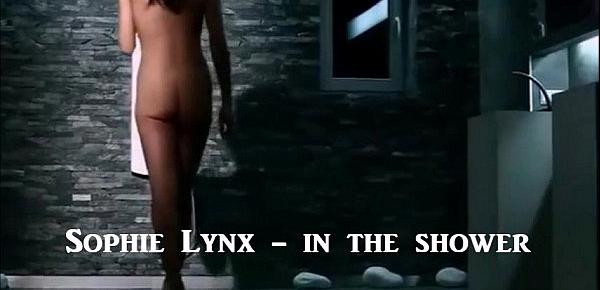  Sophie Lynx Blowjob Fuck Handjob Cumshot in shower